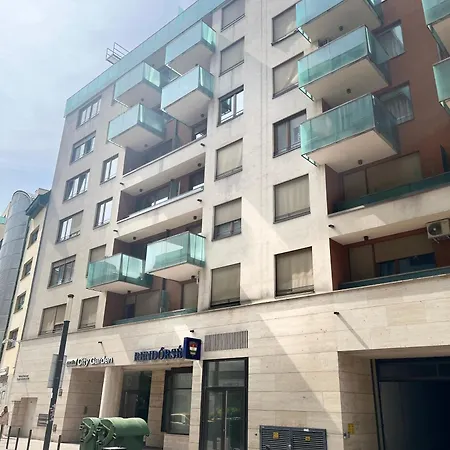 Apartamento Corvin Gold City Garden *
