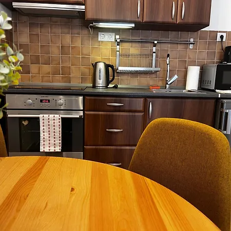Corvin Gold City Garden Apartamento *